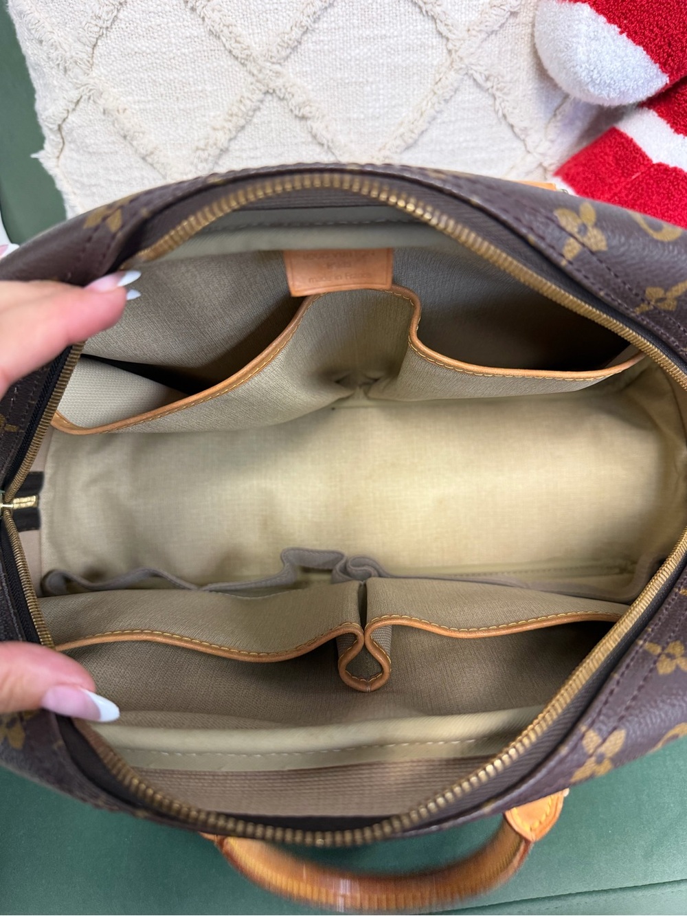 Pre-Loved Louis Vuitton Monogram Deauville - Picture 11 of 15